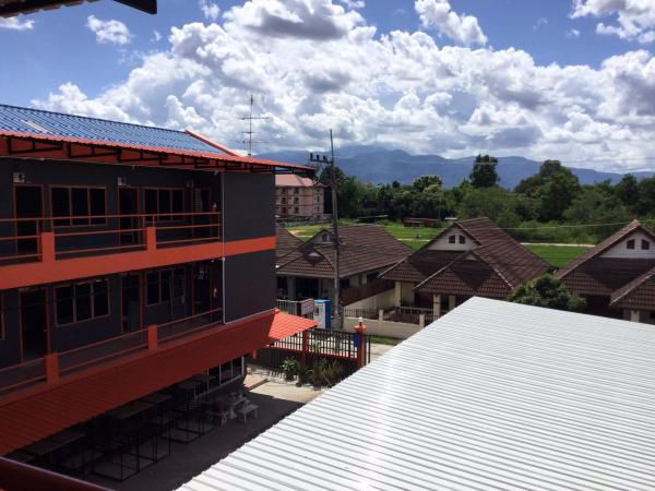 ขายหอพักปรับปรุงใหม่-3ชั้น-วิวภูเขา-36-ห้อง-โซนเศรษฐกิจ-ร้านค้า-มินิมาร์ท-ตลาด-มหาวิทยาลัยแม่โจ้