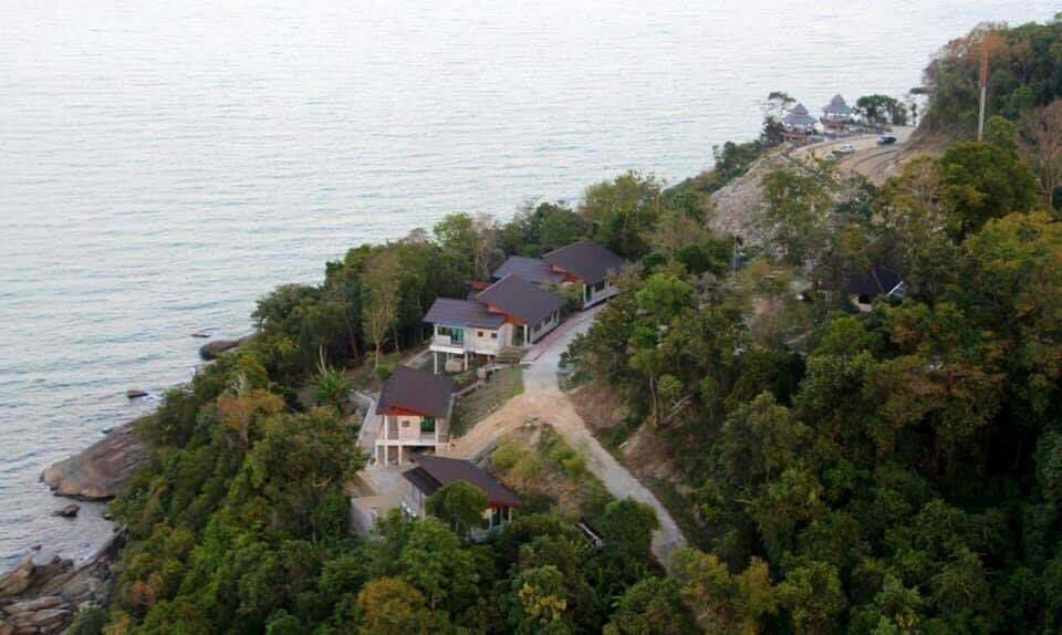 ขายที่ดินชายทะเล-สวยมาก-เนื้อที่-4-ไร่-40-ตารางวา-ติดถนนเลียบชายหาด-21-เมตร-ติดทะเล-70-เมตร