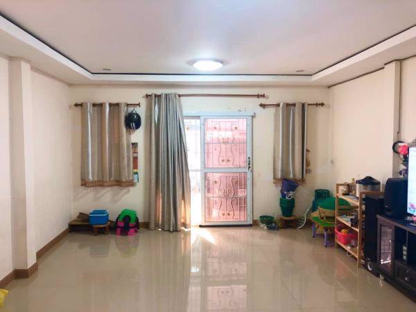 ขายด่วน-บ้านสวยๆราคาถูกๆ-ทาวน์เฮ้าส์-2ชั้น-พื้นที่-25ตรว-หลังมุมต่อเติมครบ