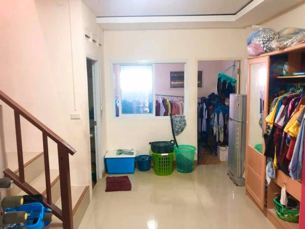 ขายด่วน-บ้านสวยๆราคาถูกๆ-ทาวน์เฮ้าส์-2ชั้น-พื้นที่-25ตรว-หลังมุมต่อเติมครบ