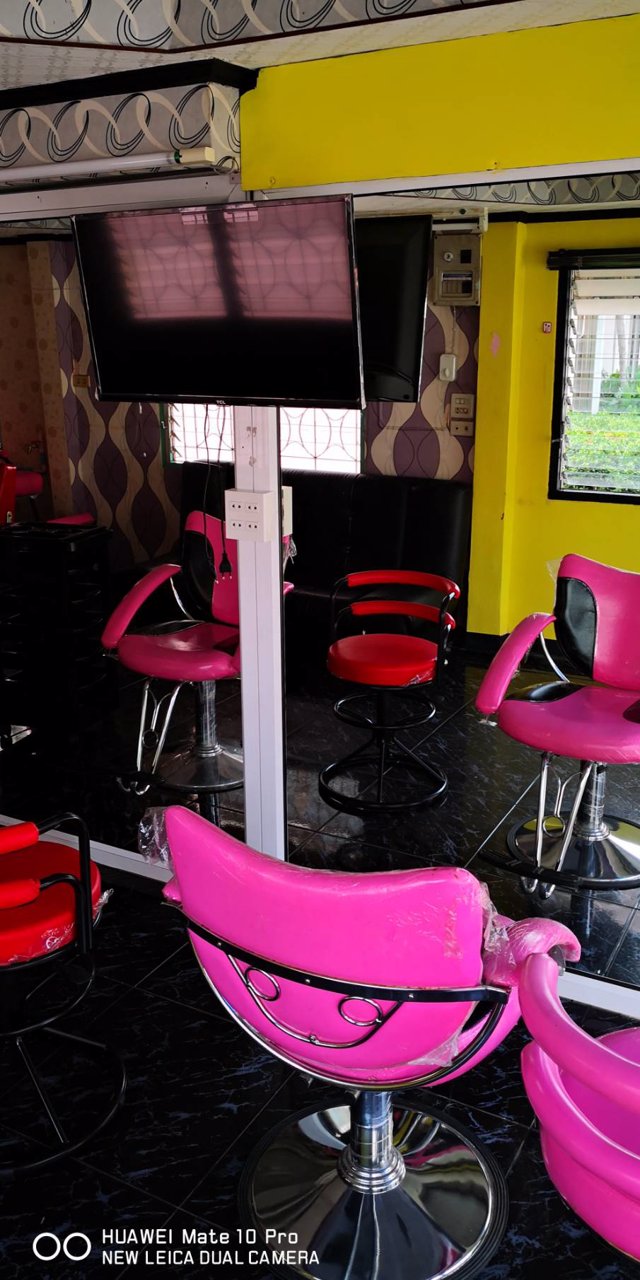 ให้เช่าร้านตัดผมชายและเสริมสวยในร้านเดียวกันพร้อมอุปกรณ์-ซอยรามคำแหง182