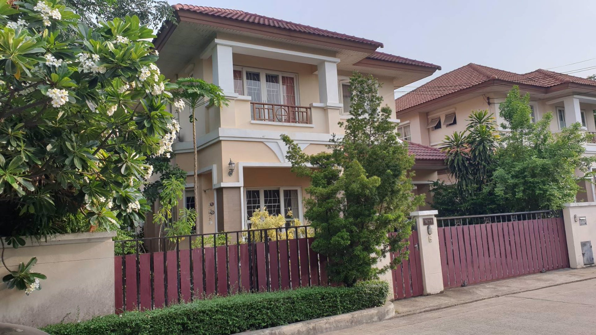 ขาย-บ้านเดี่ยว-2-ชั้น-565-ตรว-3ห้องนอน-3ห้องน้ำ-กรุงเทพกรีฑา-หมู่บ้านกรองทอง-วิลล่าพาร์ค