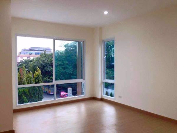 ขายด่วนทาวน์โฮม-3ชั้น-311-ตรว-โครงการ-feel-ladprao-71