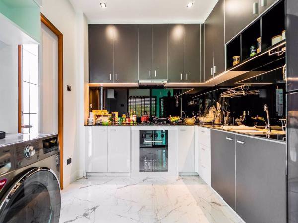 ขายบ้านสวยสร้างใหม่-บ้านแฝด-2-ชั้น-สไตล์โมเดิร์นดีไซน์ล้ำสมัยทั้งภายในและภายนอก