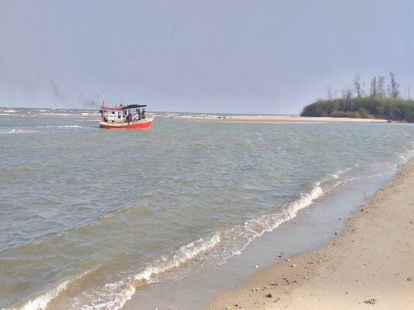 ขายที่ดินติดทะเลชะอำ​-3​-ไร่​-0-งาน-96​-ตารางวา-แถมที่ครอบครองอีก2​-ไร่-พื้นทีติดกัน