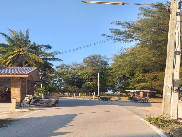 ขายที่ดินติดทะเลชะอำ​-3​-ไร่​-0-งาน-96​-ตารางวา-แถมที่ครอบครองอีก2​-ไร่-พื้นทีติดกัน