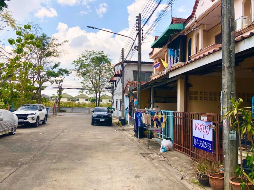 ขายด่วนๆ-ทาวน์เฮ้าส์-2ชั้น-16ตรว-หมู่บ้าน-ฟ้ารังสิต-คลองสี่