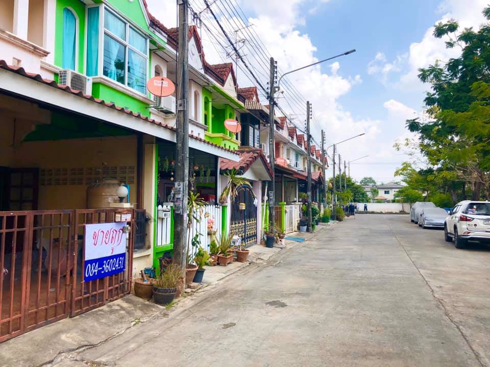 ขายด่วนๆ-ทาวน์เฮ้าส์-2ชั้น-16ตรว-หมู่บ้าน-ฟ้ารังสิต-คลองสี่