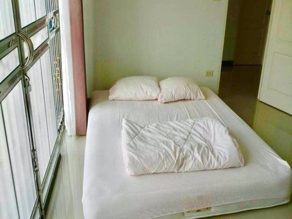 ขายด่วน-บ้านเดี่ยว-2ชั้น-51-ตรว-หมู่บ้าน-ฟ้าใส-5-บ้านสวยพร้อมเฟอร์