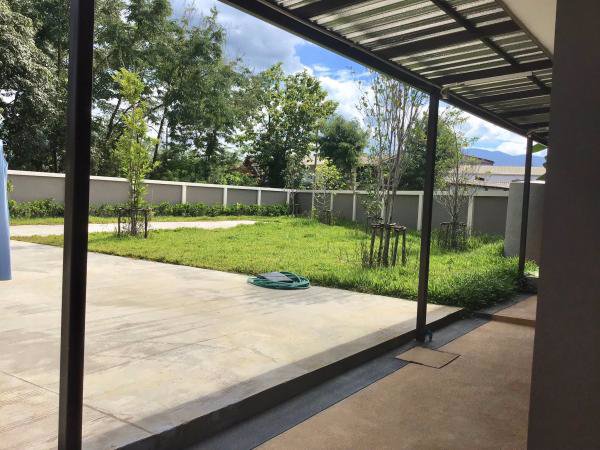 ขายบ้านสวย-พร้อมบ่อปลาและศาลาพักผ่อน-เนื้อที่-171-ตารางวา-ติดถนน-3-ด้าน