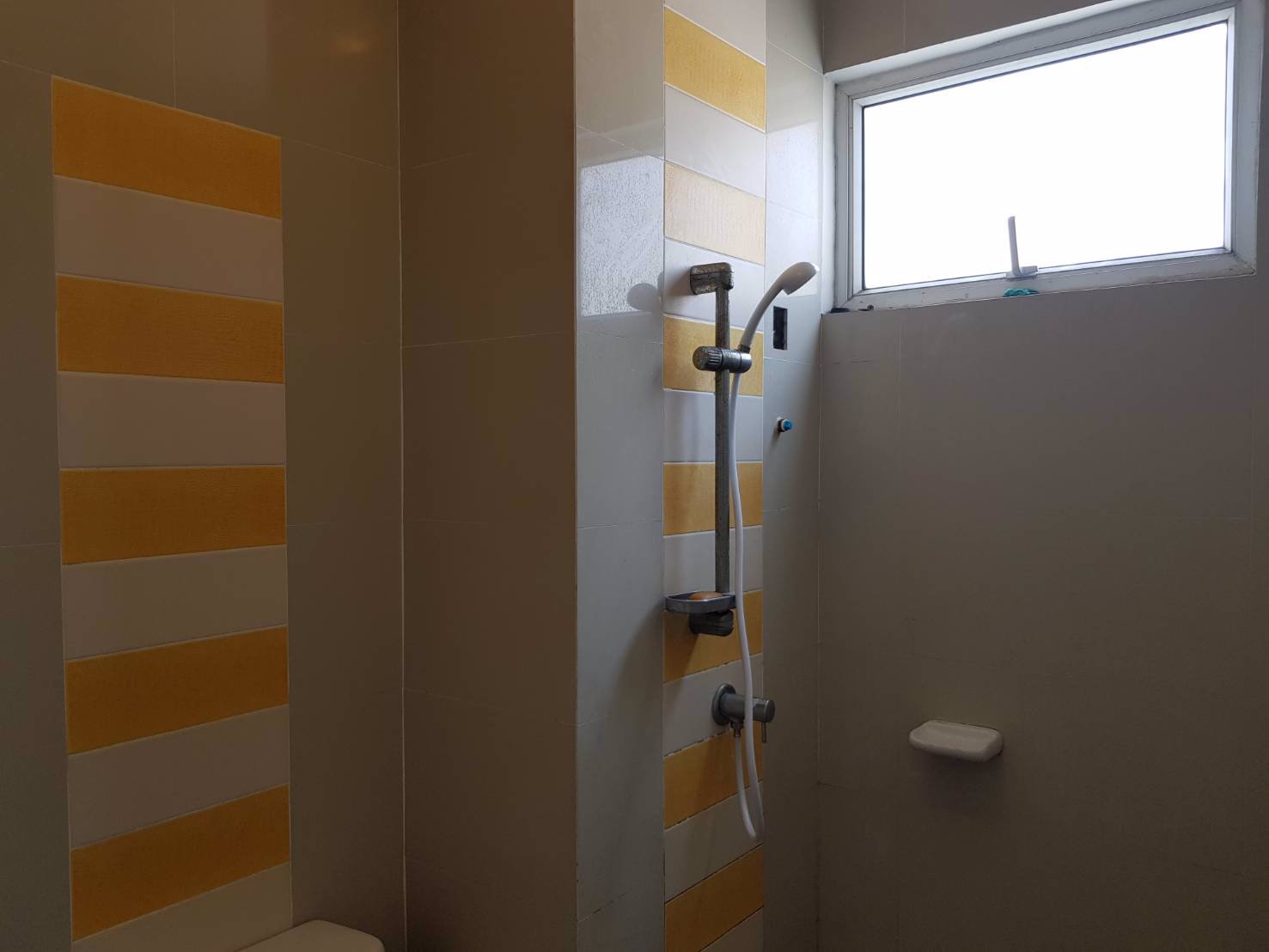 ให้เช่าบ้าน-3-ชั้น-เหมาะค้าขายได้-อยู่อาศัยได้-ใกล้ตลาดและติดคอนโดถนอมมิตร-5-แยกวัชรพล