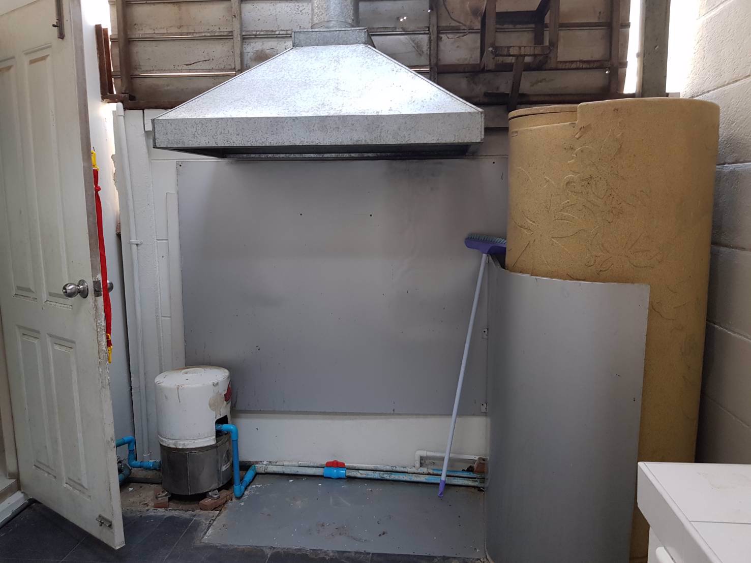 ให้เช่าบ้าน-3-ชั้น-เหมาะค้าขายได้-อยู่อาศัยได้-ใกล้ตลาดและติดคอนโดถนอมมิตร-5-แยกวัชรพล