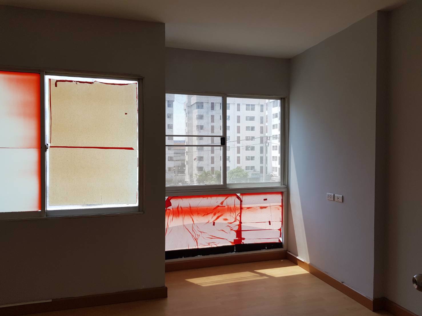 ให้เช่าบ้าน-3-ชั้น-เหมาะค้าขายได้-อยู่อาศัยได้-ใกล้ตลาดและติดคอนโดถนอมมิตร-5-แยกวัชรพล