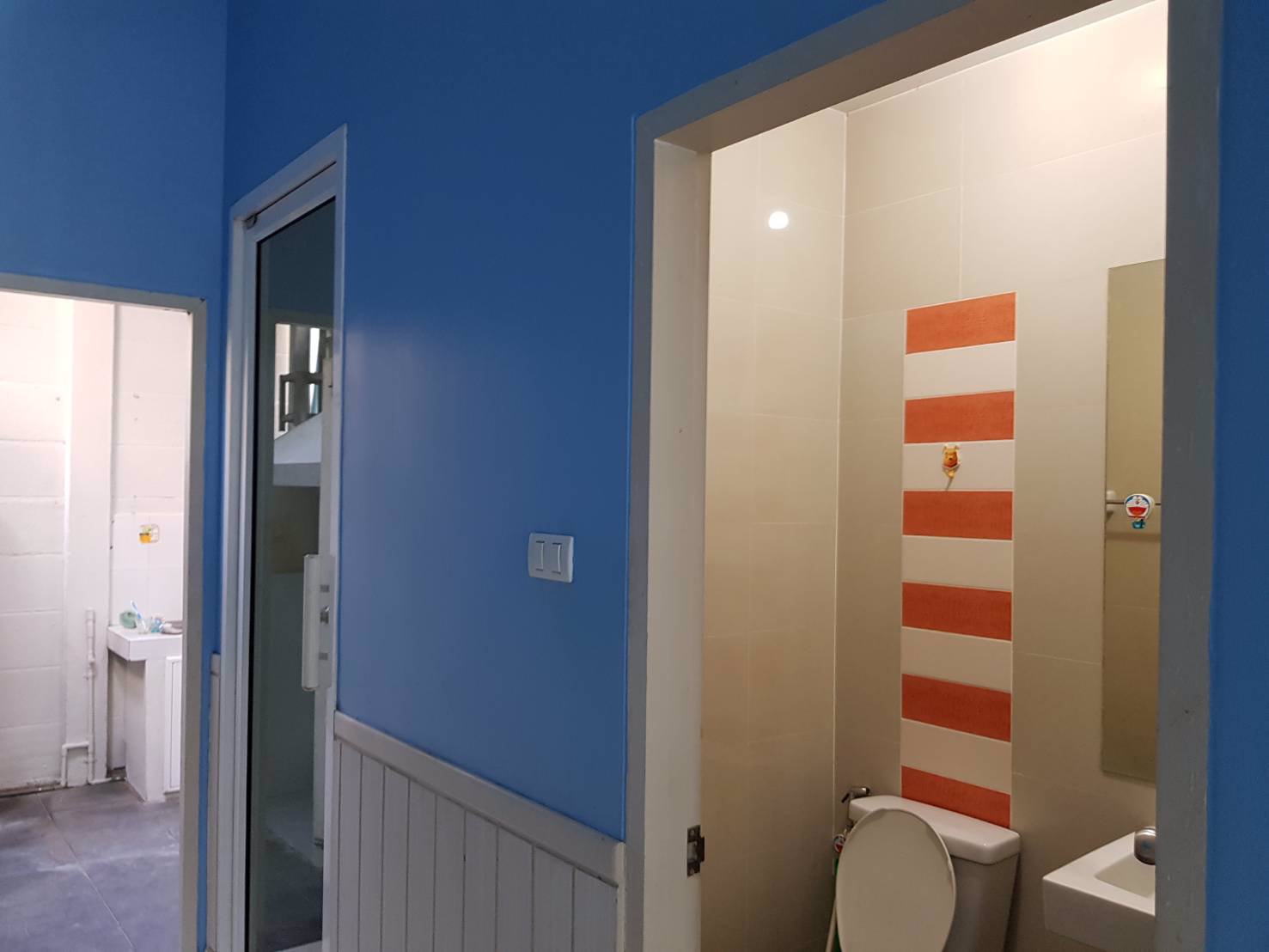 ให้เช่าบ้าน-3-ชั้น-เหมาะค้าขายได้-อยู่อาศัยได้-ใกล้ตลาดและติดคอนโดถนอมมิตร-5-แยกวัชรพล