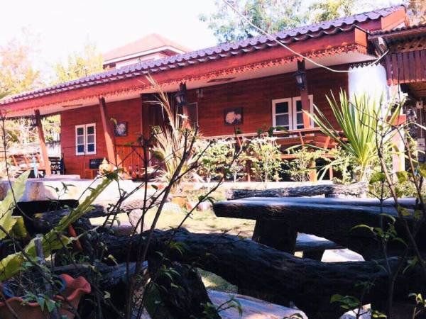 ขายกิจการหอพัก-2-ชั้น-มี-10-ห้อง-และบังกะโลอีก-8-หลัง-พร้อมออฟฟิศอีก-1หลัง-บนเนื้อที่-1ไร่-70ตรว