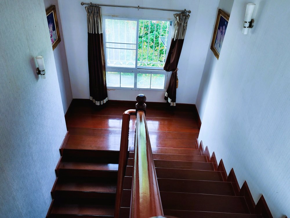 บ้านหรู-ติดแม่น้ำ-ตรงข้ามสนามกอล์ฟ-วิวภูเขา-บนเนื้อที่ขนาดใหญ่-4-ไร่-ขายด่วนๆ