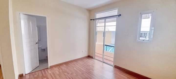 ขายและให้เช่าโฮมออฟฟิศ-3-ชั้นติดถนนใหญ่สายไหม-ทำเลดี-เดินทางสดวก