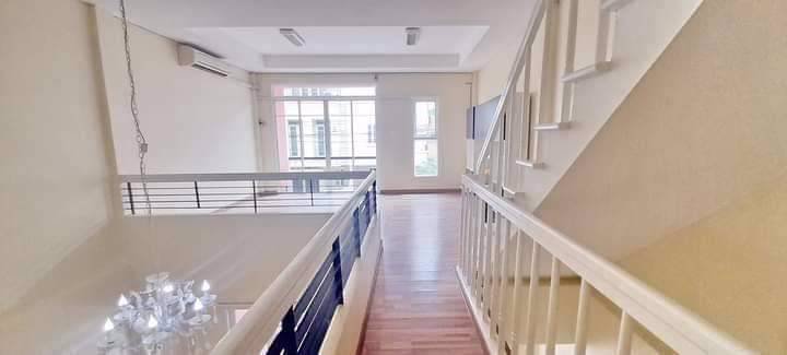 ขายและให้เช่าโฮมออฟฟิศ-3-ชั้นติดถนนใหญ่สายไหม-ทำเลดี-เดินทางสดวก