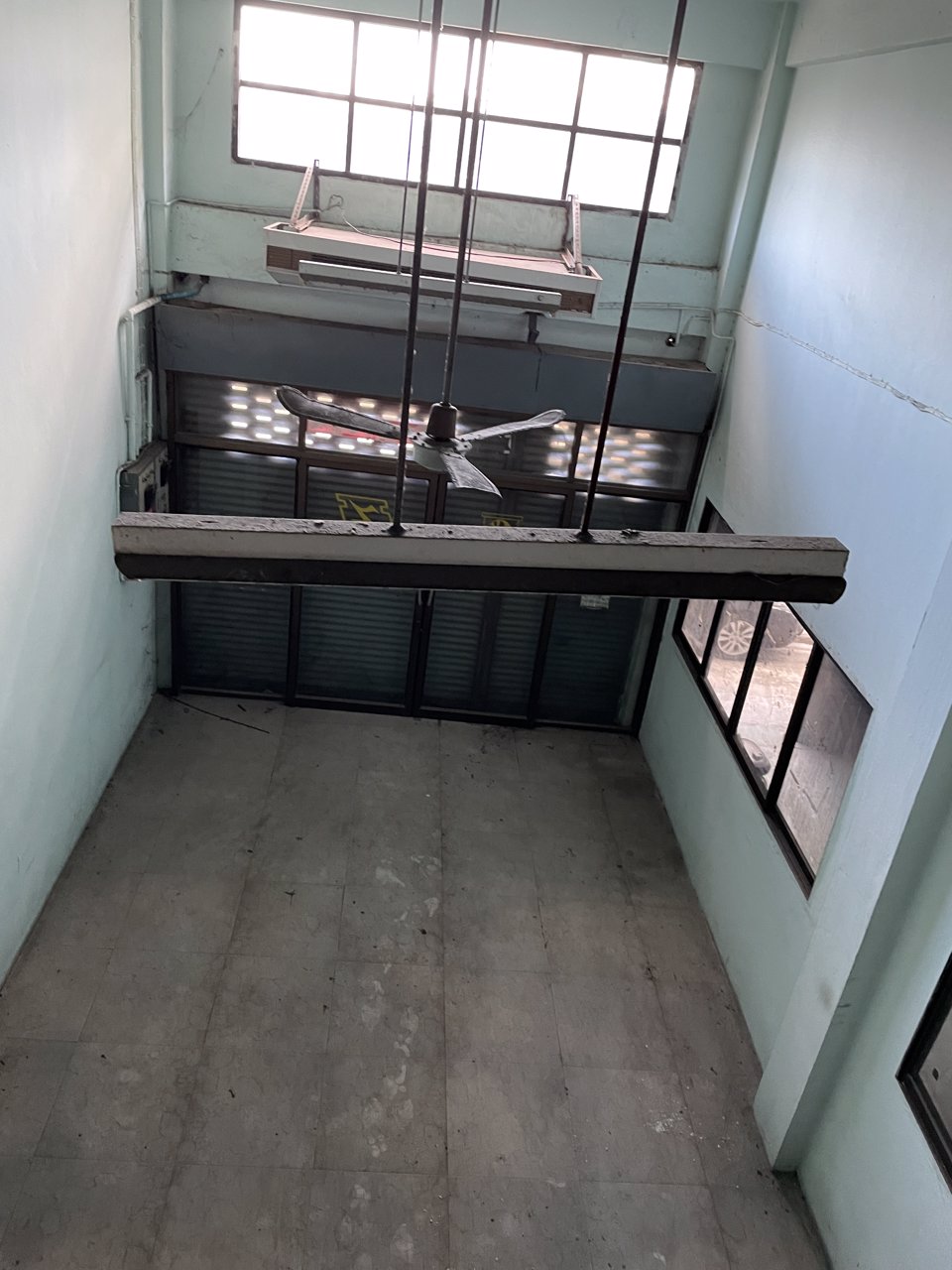 ขายด่วนอาคารพาณิชย์-2-คูหาทำเลทองติดถนนเอกชัย-วงแหวน-ติด4แยก