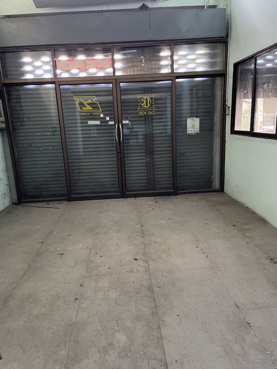 ขายด่วนอาคารพาณิชย์-2-คูหาทำเลทองติดถนนเอกชัย-วงแหวน-ติด4แยก