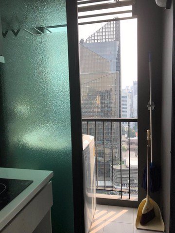 for-rent-life-asoke-ไลฟ์-อโศก-เฟอร์ครบ-พร้อมอยู่-ชั้นที่-34-เดินทางสะดวก-mrt-เพชรบุรี