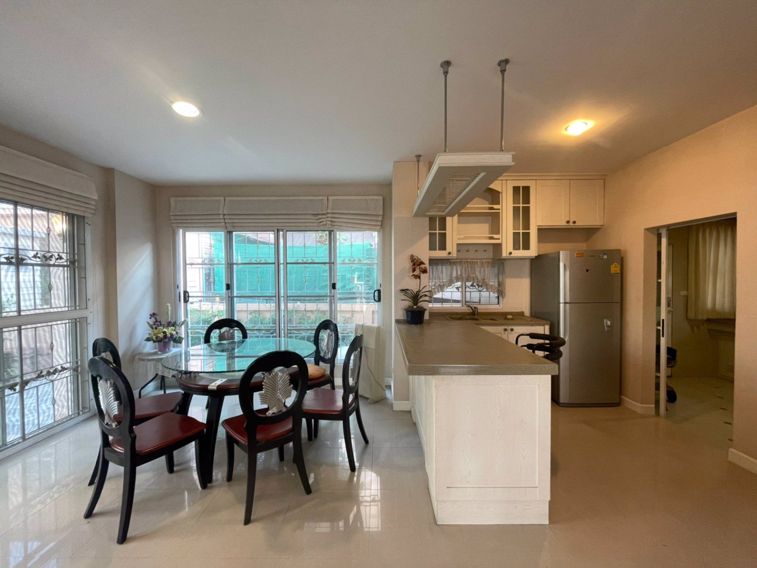 ขายนันทวันสุวรรณภูมิ-ถกิ่งแก้ว-ใกล้สนามบิน-รีโนเวทแล้ว-พร้อมเฟอร์นิเจอร์เกรดเอ-ต่อเติมครบ