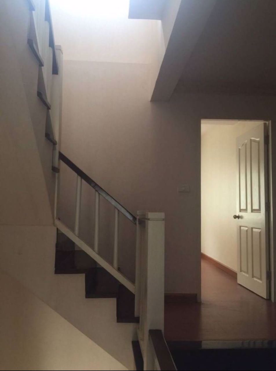 ขายทาวน์โฮม-3-ชั้นโครงการ-ฟลอร่าวิลล์-หน้ากว้าง-5-เมตร-3-ชั้น-5-ระดับ-พื้นที่ใช้สอย-162-ตรม