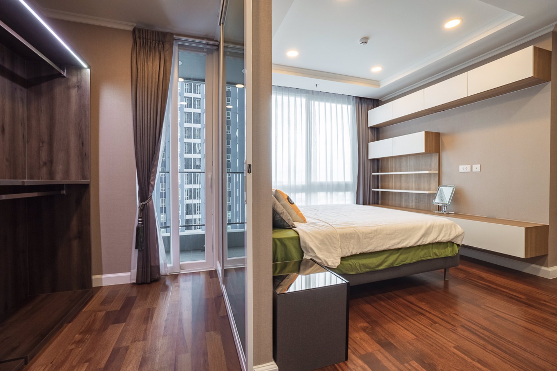 ขายคอนโดขนาดพิเศษ-the-metropolis-samrong