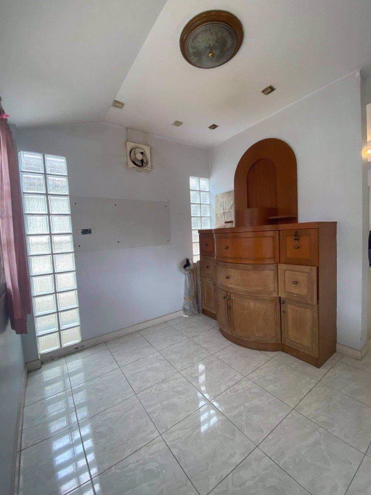 ขายด่วน-มสีวลี-บ้านเดี่ยว-60ตารางวา-ติดตลาดสี่มุมเมือง-0818684966