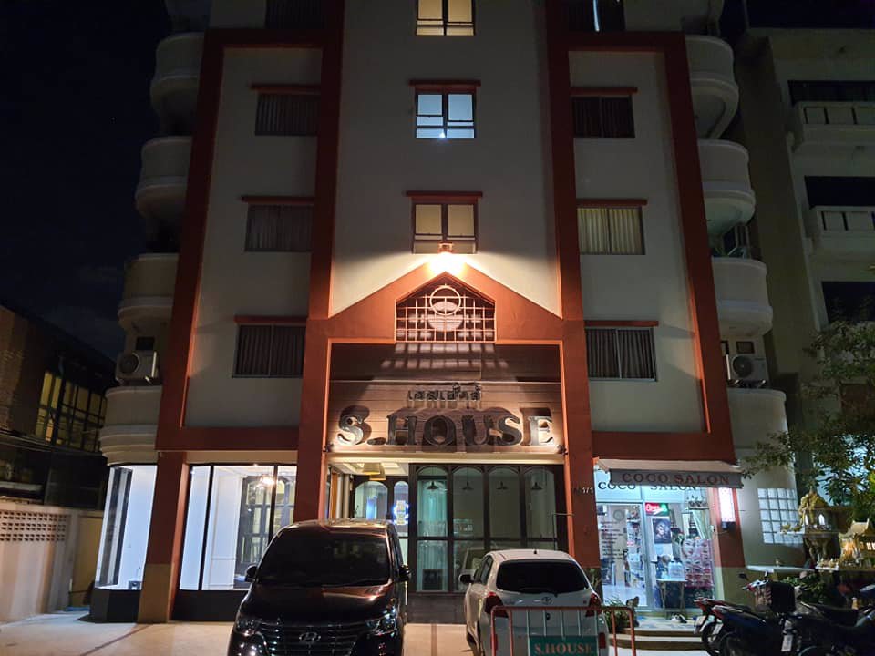 ให้เช่าร้านค้าใต้อพาร์ทเม้นท์-ในซอย-สุขุมวิท-81-อยู่ติด-bts-อ่อนนุช-300-ม-เนื้อที่ประมาณ-19-ตรม