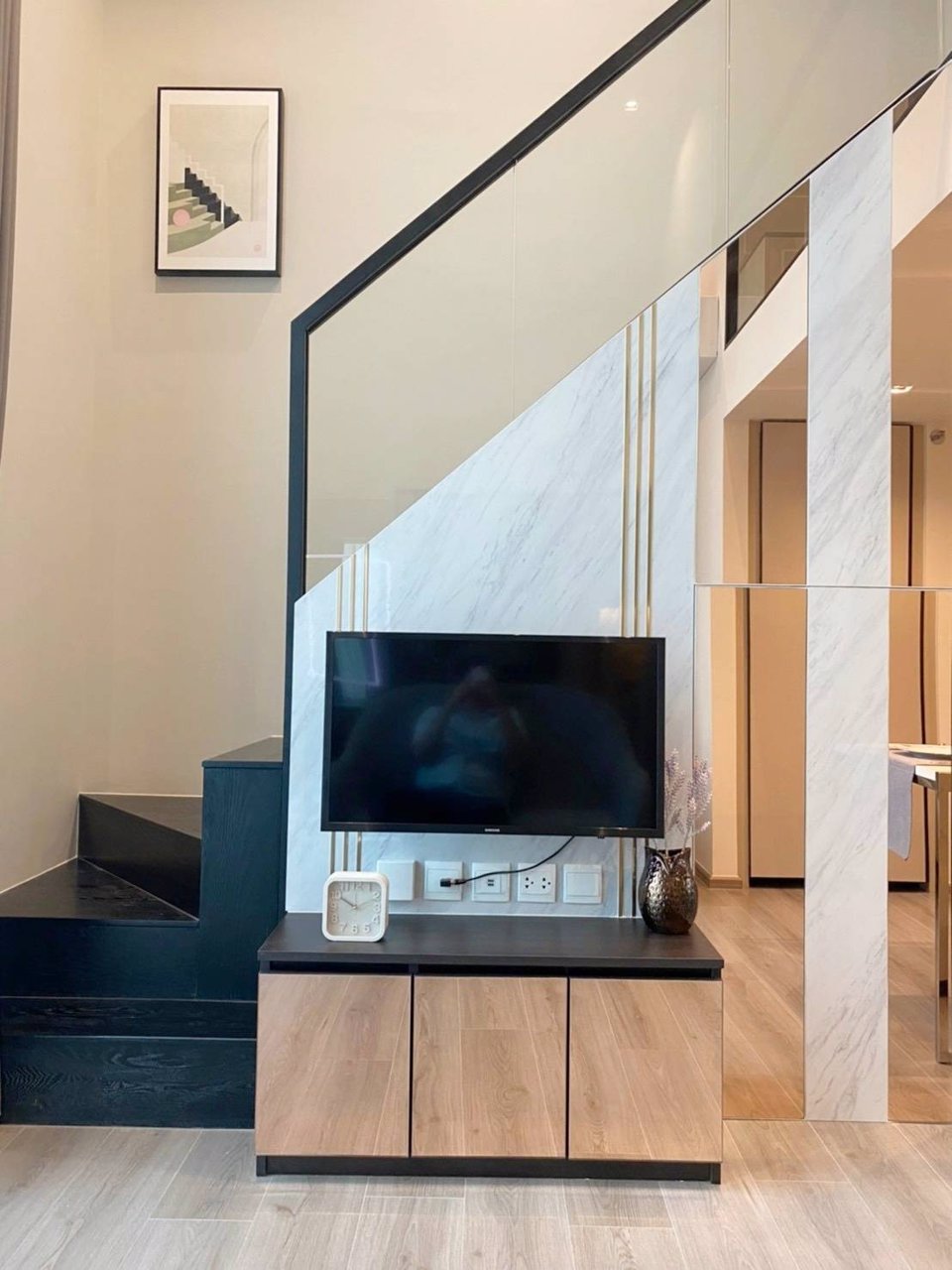 ให้เช่าคอนโด-เดอะรีเซิร์ฟ-พหล-ประดิพัทธ์-ติด-bts-สะพานควาย-ห้องเพดานสูง