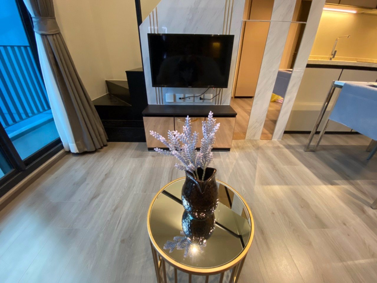 ให้เช่าคอนโด-เดอะรีเซิร์ฟ-พหล-ประดิพัทธ์-ติด-bts-สะพานควาย-ห้องเพดานสูง