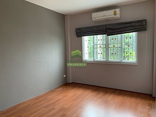 หมู่บ้าน-ไลโอนอฟ-ดอนเมือง-แจ้งวัฒนะ-ขายด่วน-ทาวน์โฮม-2-ชั้น-เนื้อที่-1730-ตรว-ซอย-ช่างอากาศอุทิศ13