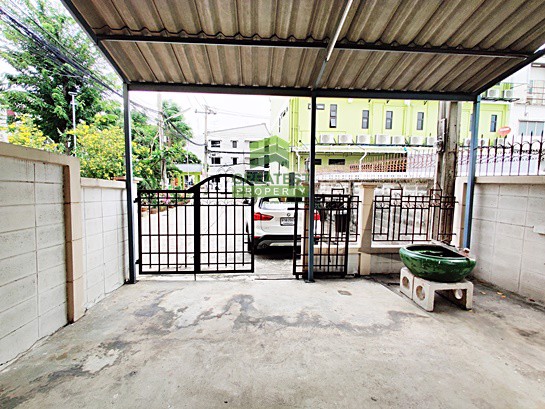 หมู่บ้าน-เกตุนุติ-การ์เด้นท์-ซอย-นวมินทร์137-ขายด่วน-ทาวน์โฮม-3-ชั้น-เนื้อที่-28-ตรว-แปลงริม