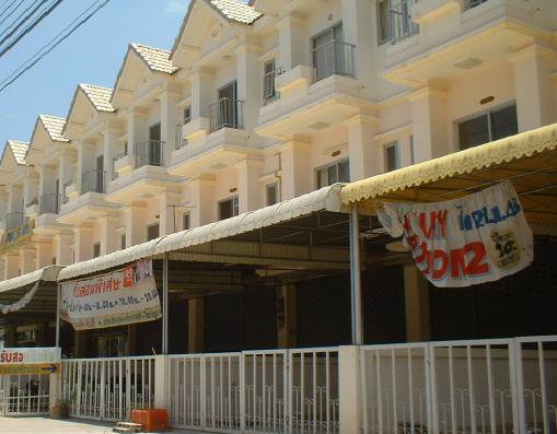 ทาวน์โฮม3ชั้น-21ตรว-ห้องหัวมุม-จอดรถได้-3-คัน-หมู่บ้านเสรีรุ่งเรือง1-ถนนพระราม2-สมุทรสาคร