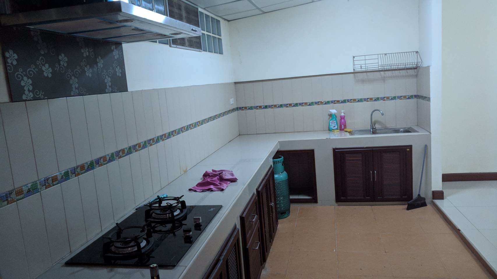 ให้เช่าทาว์โฮมหลักสองนิเวนศ์-3-ห้องนอน-2-ห้องน้ำ-ห่างจากถนนใหญ่-250-เมตร-ปากซอย-มี-รปภ-24-ชั่วโมง