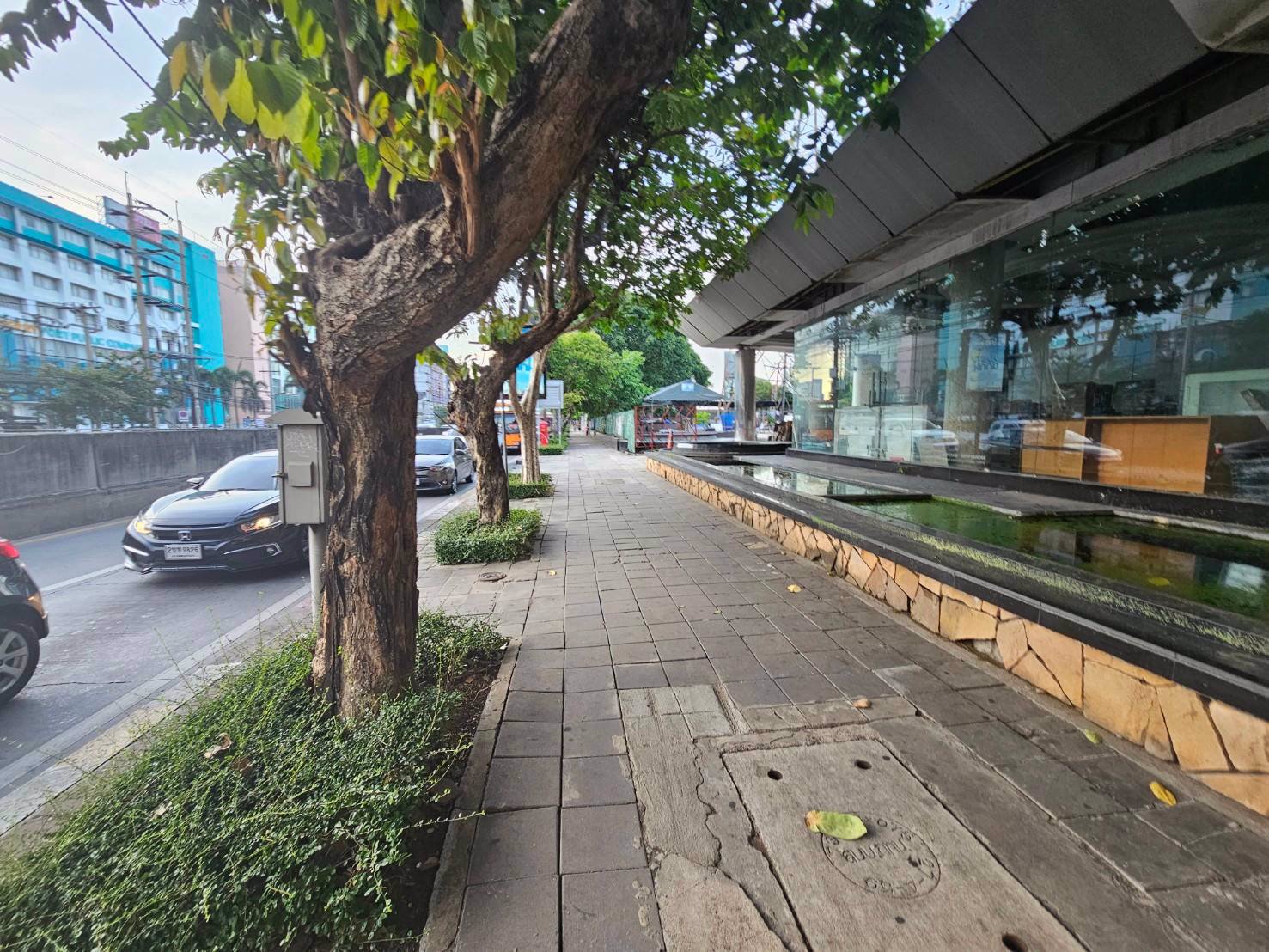 ขายที่ดินติดถนนรัชดาแปลง-ใกล้mrtสุทธิสาร200เมตรแถมสิ่งปลูกสร้าง