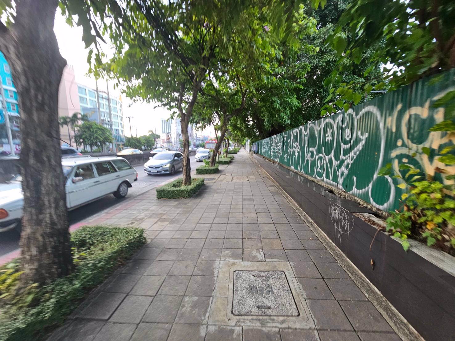 ขายที่ดินติดถนนรัชดาแปลง-ใกล้mrtสุทธิสาร200เมตรแถมสิ่งปลูกสร้าง