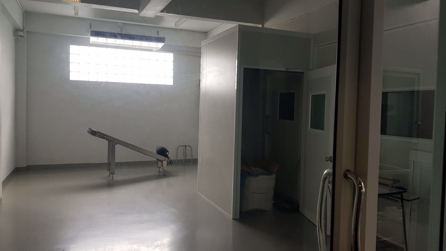 ขายอาคาร-5ชั้น-ถศรีนครินทร์-ซอย9-ทำเลดี-ใกล้มอเตอร์เวย์-airport-link-ขาย-16-ล้าน-โทร-093-9594717