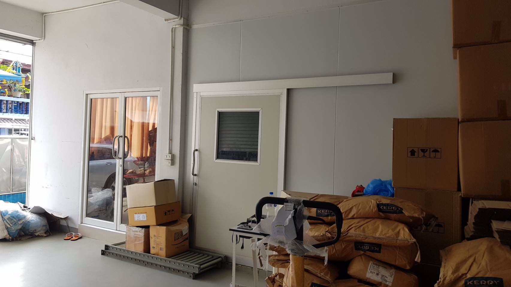 ขายอาคาร-5ชั้น-ถศรีนครินทร์-ซอย9-ทำเลดี-ใกล้มอเตอร์เวย์-airport-link-ขาย-16-ล้าน-โทร-093-9594717