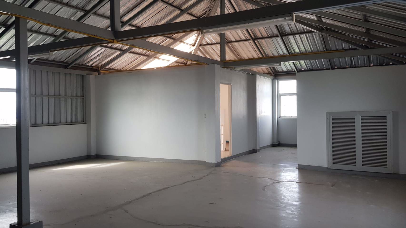 ขายอาคาร-5ชั้น-ถศรีนครินทร์-ซอย9-ทำเลดี-ใกล้มอเตอร์เวย์-airport-link-ขาย-16-ล้าน-โทร-093-9594717