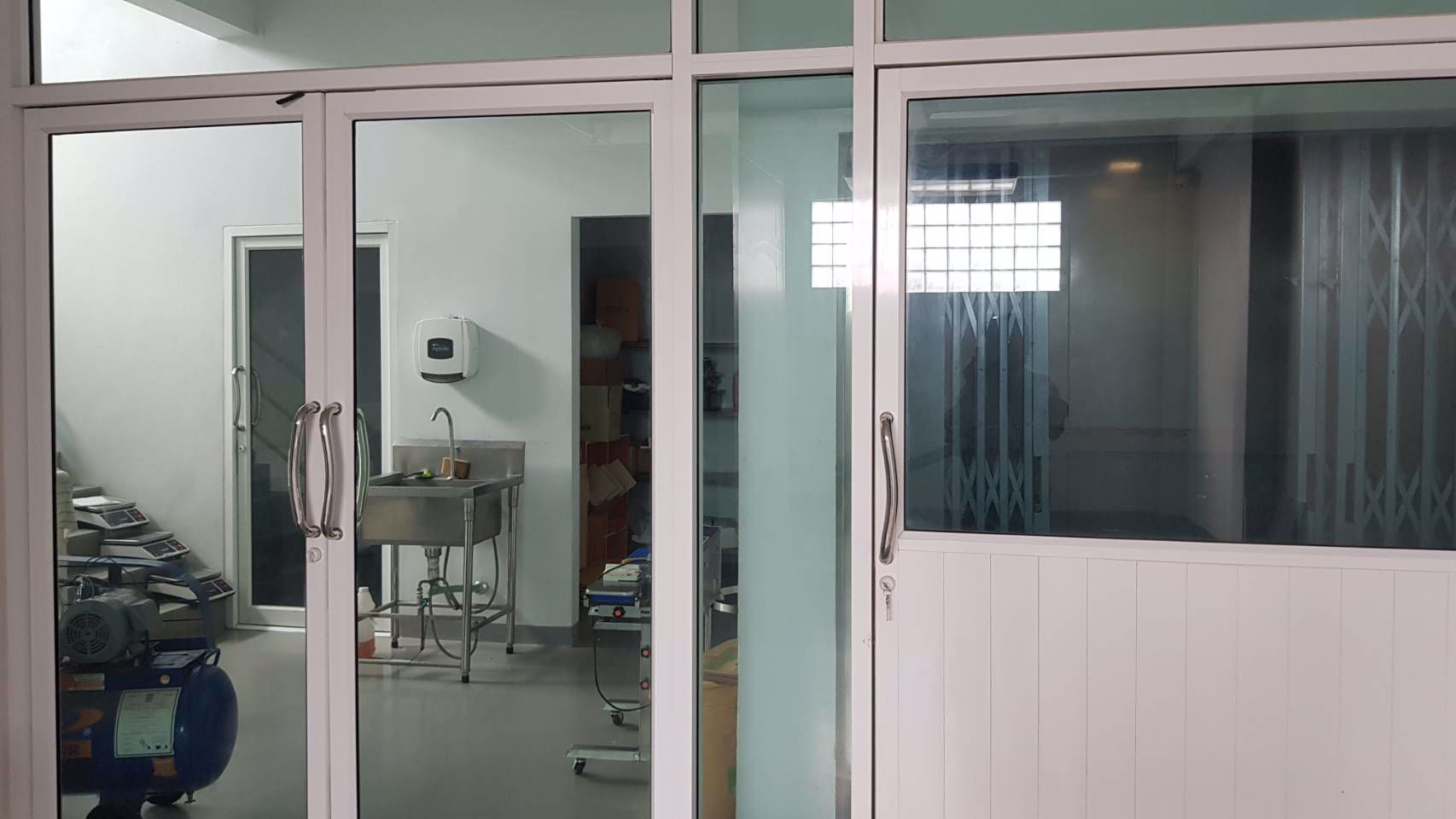 ขายอาคาร-5ชั้น-ถศรีนครินทร์-ซอย9-ทำเลดี-ใกล้มอเตอร์เวย์-airport-link-ขาย-16-ล้าน-โทร-093-9594717