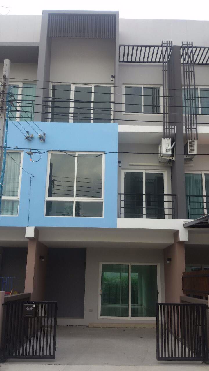 ให้เช่าทาวน์โฮม-ถรามอินทรา76-ติดแมคโคร-3ชั้น-3นอน-แอร์-เช่า-22000บ-ด-โทร-093-9594717