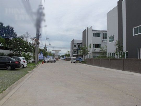 ให้เช่าทาวน์โฮม-ถรามอินทรา76-ติดแมคโคร-3ชั้น-3นอน-แอร์-เช่า-22000บ-ด-โทร-093-9594717