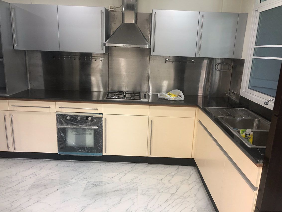 ให้เช่าบ้านตกแต่งใหม่-สุขุมวิทซ4-ใกล้-bts-นานา-3ชั้น-4นอน-ครัว-แอร์-เช่า-48000บ-ด-โทร-093-9594717