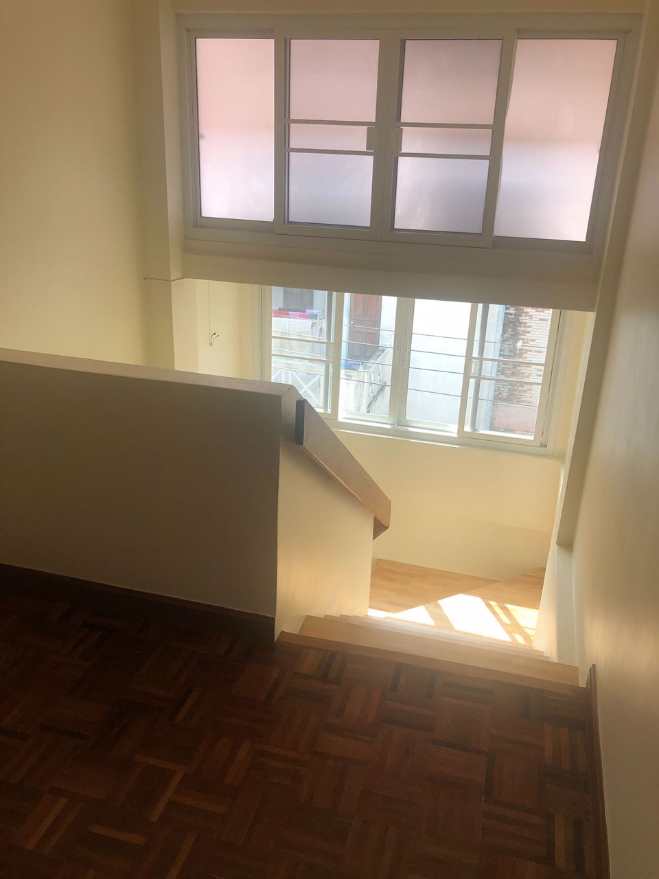 ให้เช่าบ้านตกแต่งใหม่-สุขุมวิทซ4-ใกล้-bts-นานา-3ชั้น-4นอน-ครัว-แอร์-เช่า-48000บ-ด-โทร-093-9594717