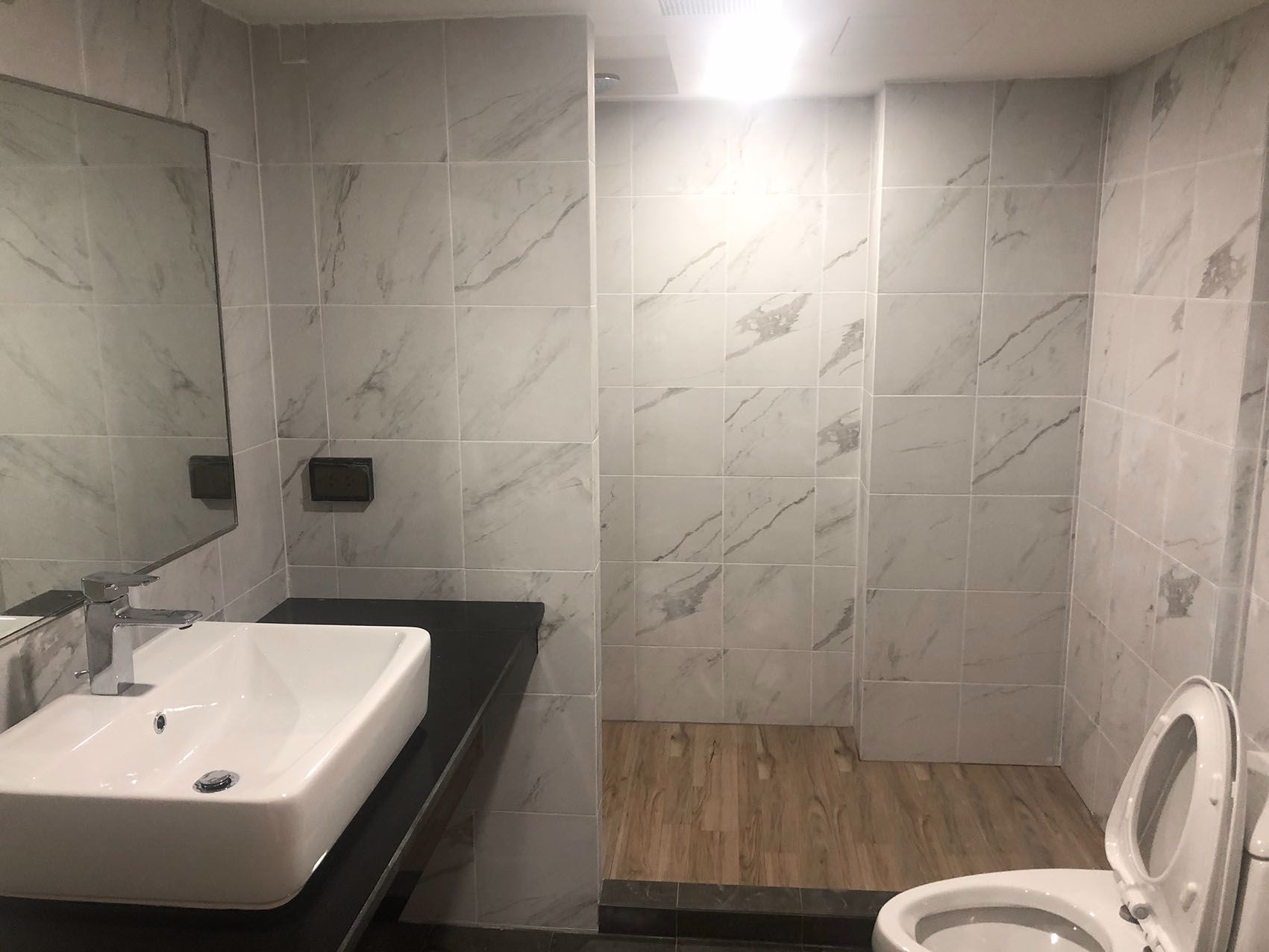 ให้เช่าบ้านตกแต่งใหม่-สุขุมวิทซ4-ใกล้-bts-นานา-3ชั้น-4นอน-ครัว-แอร์-เช่า-48000บ-ด-โทร-093-9594717