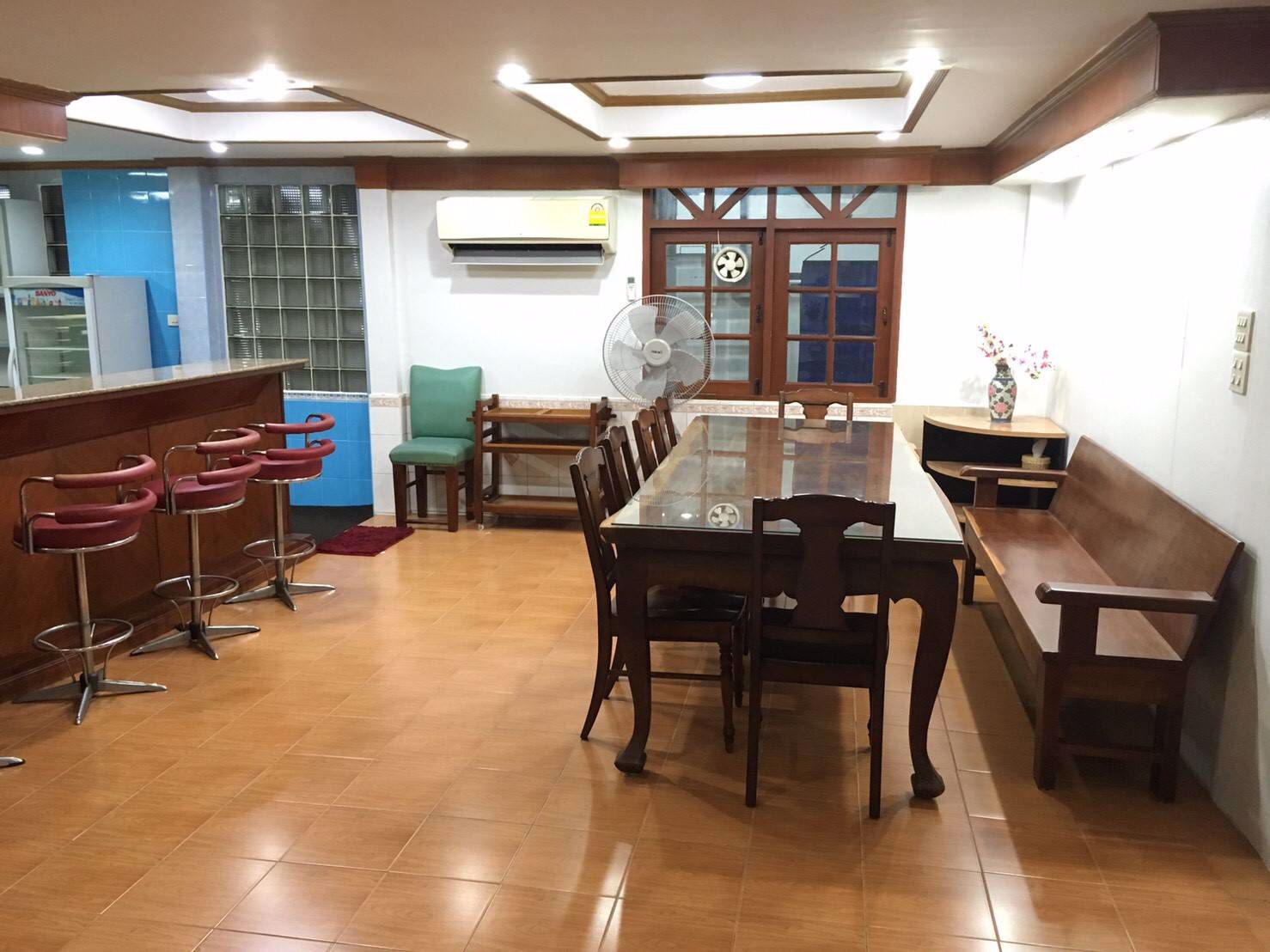 ขายบ้าน2ชั้น-102ตรว-ถลาดพร้าว71-ใกล้ทางด่วน-รับค่าเช่า-60000-ด-ขาย-16ล้าน-โทร-093-9594717