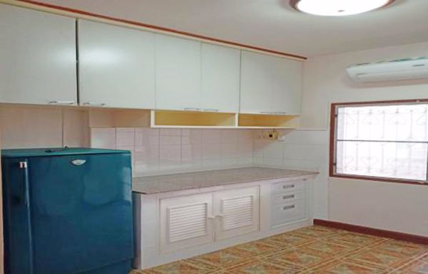 ให้เช่าทาวน์เฮาส์-2ชั้น-มศุภลักษณ์-ถวิภาวดี-82-2-นอน-แอร์-เฟอร์-เช่า13000-บโทร-โทร-093-9594717