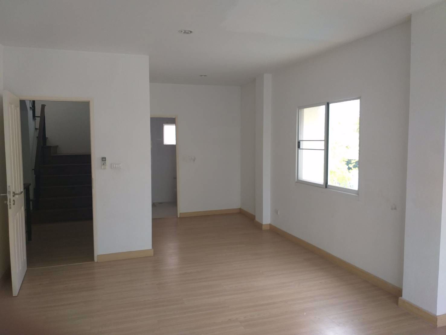 ให้เช่าทาวน์โฮม-3-ชั้น-ภณาสิริ-เกษตร-นวมินทร์-ซอยมัยลาภ-4นอน-ครัว-เช่า-22000บ-ด-โทร-093-9594717